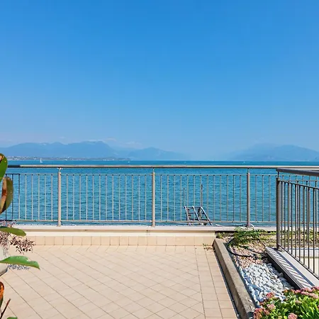 Apartment Residenza Miralago Ii By Wonderful Italy Desenzano del Garda