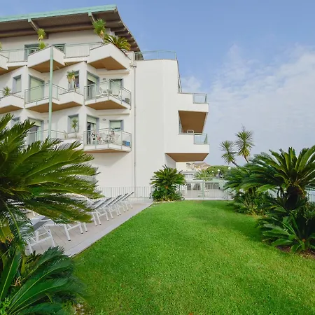 Residenza Miralago Ii By Wonderful Italy * Desenzano del Garda
